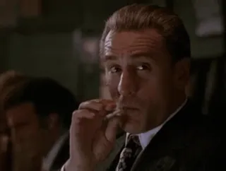 🦴 6d418c8c мужчина, курение, сигарета, костюм, табак whatsapp sticker