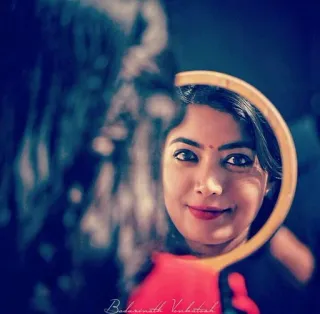 😇 2a533d5b Badarinath Vanketak wanita, potret, wajah, pantulan, cermin, kecantikan, orang telegram sticker