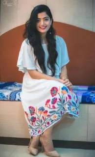 🤓 4b2cb8ae wanita, gaun, potret, mode, model, kecantikan telegram sticker