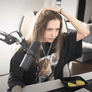 🤨 f8245820 whatsapp sticker