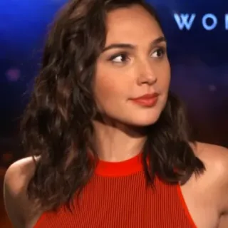 😒 36a68165 Wonder Woman WO Gal Gadot, aktris, wanita, selebriti, wajah, atasan merah telegram sticker