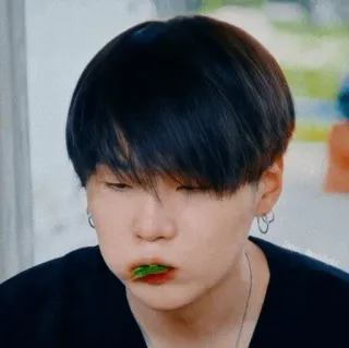 😨 ee8a84f2 Suga osoba, jedzenie, min yoongi, kpop, bts telegram sticker