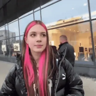 🤍 253b68a1 wanita, rambut merah muda, potret, jalan, mode telegram sticker