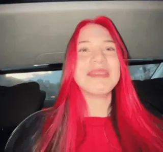 🤍 80a90e17 wanita, rambut merah, potret, wajah, orang, tersenyum telegram sticker