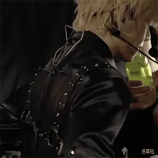 😁 9e6168a1 푸르티. telegram sticker