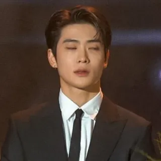 📸 16b41c4f ผู้ชาย, สูท, เนคไท, kpop, ภาพเหมือน, ชุดทางการ, แจฮยอน telegram sticker