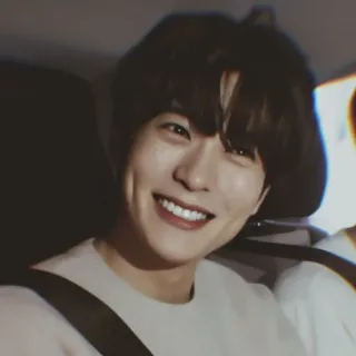 📸 fd2195bd คน, ผู้ชาย, ยิ้ม, ภาพเหมือน, ลำลอง telegram sticker