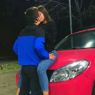 💋 d8a6ec2e paar, kuss, teenager, auto, liebe whatsapp sticker