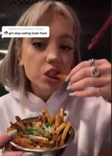 🥀 8c38a93c girl stop eating trash food อาหาร, เฟรนช์ฟรายส์, กิน, อาหารขยะ, อาหารจานด่วน telegram sticker
