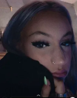 💕 8cf72573 ผู้หญิง, ภาพเหมือน, ขนตา, แต่งหน้า, ผู้หญิง, ความงาม telegram sticker