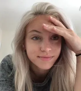 ❤ 90b828a2 ผู้หญิง, ผมบลอนด์, ภาพเหมือน, เซลฟี่, ความงาม, ผู้หญิง, ใบหน้า telegram sticker