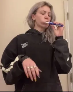 💚 99d37c76 ผู้หญิง, แปรงสีฟัน, ฟัน, ทำความสะอาด, ห้องน้ำ, เสื้อฮู้ด, ในร่ม telegram sticker