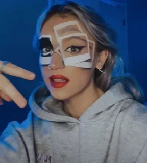 🥀 9e5e7341 ผู้หญิง, ภาพเหมือน, แต่งหน้า, เซลฟี่, หน้า, เสื้อมีฮู้ด telegram sticker