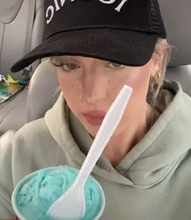 🧡 9f25e497 ผู้หญิง, ไอศกรีม, ภาพเหมือน, คน, ผู้หญิง, กิน telegram sticker