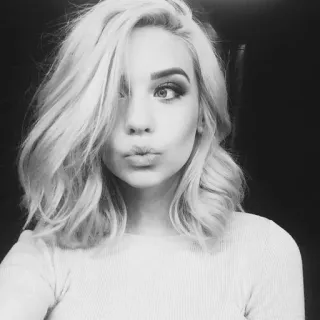 😄 043342e1 mujer, retrato, pelo rubio, selfie, belleza whatsapp sticker