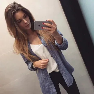 😛 bbb95c32 mujer, selfie, espejo, pelo largo, retrato whatsapp sticker