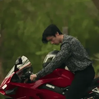 🔲 a2bd4679 moto, vehículo, persona, casco, rojo, transporte whatsapp sticker