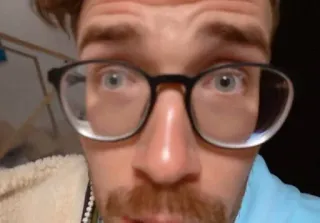 👁 971c8d37 telegram sticker