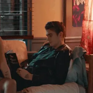 ✨ 2c8ae88b The True
Poet
 Buch, Lesen, Mann, Lederjacke, Innenbereich telegram sticker