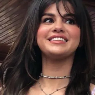 🍰 d84b9552 woman, portrait, person, necklace, smile, brunette telegram sticker