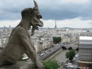 🥰 e8de44df gargoyle, Paris, Notre Dame, Prancis, pemandangan kota, arsitektur, Menara Eiffel telegram sticker