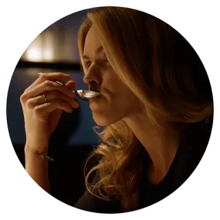 🥄 309a3a08 wanita, makan, sendok, potret, makan malam, makanan telegram sticker