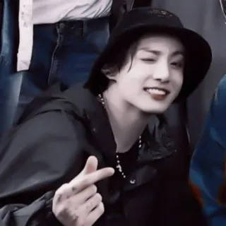 🕺 b909bb94 男性, 人, ウインク, バケットハット, K-POP, 指ハート telegram sticker