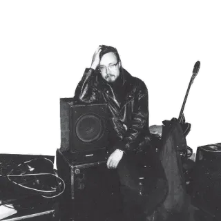 😬 f21848f8 hombre, chaqueta de cuero, altavoz, guitarra, música, músico whatsapp sticker