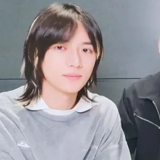 🕊 07504be2 person, porträt, mann, asiatisch, koreanisch, junge telegram sticker