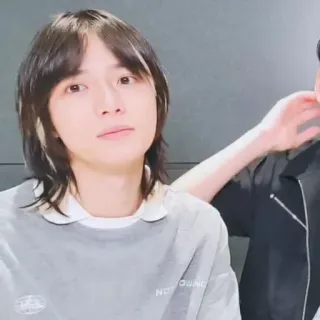 ⛸ 88acf71a NOT YOUNG kpop, Selfie, Porträt, Junge, Casual telegram sticker