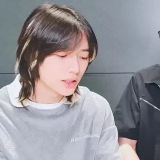 🗿 9ad17f67 NOT YOUNG Junge, Kpop, Gesicht, Shirt, Asiatisch, Jugend telegram sticker