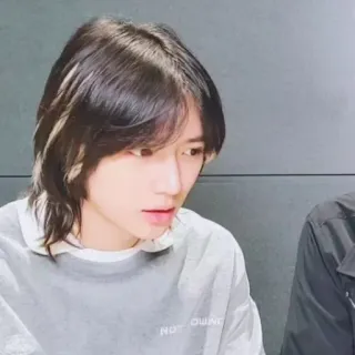 🗿 b3b61c49 NOW OUNC koreanisch, männlich, Person, Haare, now ounc telegram sticker