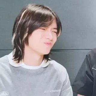 🧷 d048abe3 UNKNOWN Person, Gesicht, Porträt, Koreanisch, Haare, Lächeln telegram sticker