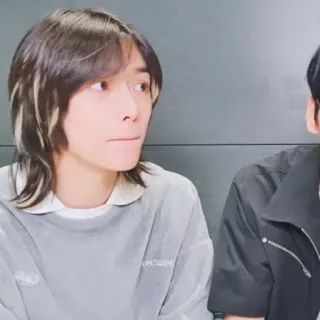 🗿 f8b79f92 koreanisch, K-Pop, Junge, Haare, Porträt telegram sticker