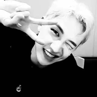 👣 1a8d510a Simbol perdamaian, Kedipan mata, Orang, Hitam putih, Senyum, Senang telegram sticker