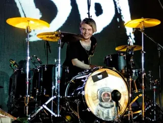 ⚡️ c6339ea3 người chơi trống, âm nhạc, nhạc sĩ, trống, biểu diễn telegram sticker