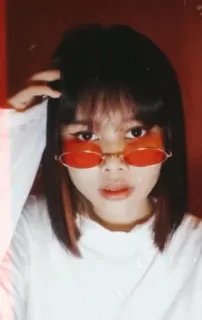 🌟 824dac56 persona, mujer, gafas, gafas de sol, retrato telegram sticker