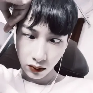 ⚓️ 2cd23bdb homem, pessoa, asiático, coreano, fones de ouvido, retrato telegram sticker