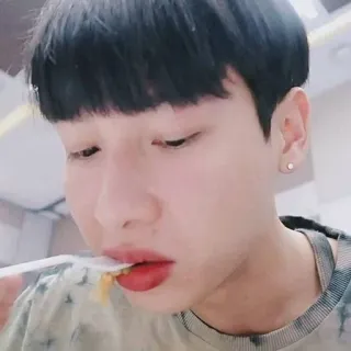 🥑 be25230f person, eating, food, male, portrait telegram sticker