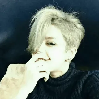 😄 60e4179b 여자, 인물 사진, 사람, 얼굴, 헤어스타일 telegram sticker