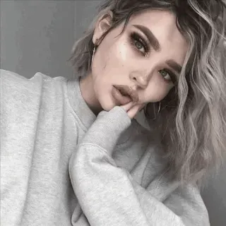 🙁 9b54ef15 여자, 인물 사진, 메이크업, 회색 스웨트셔츠, 아름다움, 사람, 셀카 telegram sticker
