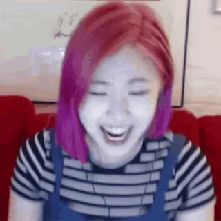 😂 ff577d0d wanita, tertawa, bahagia, rambut merah, tersenyum, orang telegram sticker