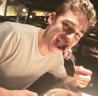 🖤 0d6db24a Mann, Essen, Steak, Lebensmittel, Restaurant, Porträt, Lässig, Spaß whatsapp sticker