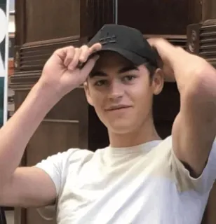 🖤 3b4b9b9e Mann, Porträt, Mütze, jung, lässig whatsapp sticker