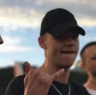 🖤 a0b134d1 Mann, Hang Loose, Geste, Porträt, Draussen whatsapp sticker