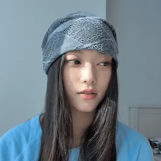 🎐 3065e219 retrato, mulher, asiática, chapéu, bonita, interior, menina, rosto telegram sticker