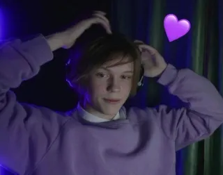 💜 9f1c599d 人, ヘッドホン, ハート, 紫, ヘッドセット telegram sticker