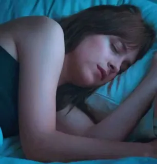 😴 2fe8e827 수면, 여자, 침대, 잠, 침실, 휴식 whatsapp sticker