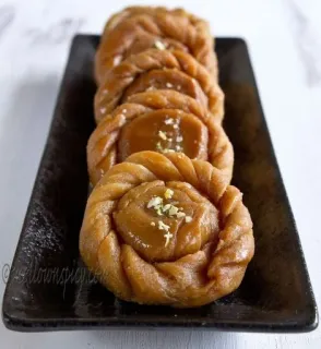🍩 56502385 yellowspicemix.com ngọt, tráng miệng, đồ ăn, bánh ngọt Ấn Độ, Jalebi, bánh ngọt telegram sticker