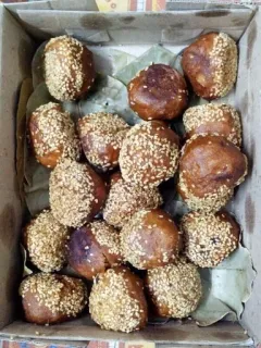 🌰 f2eb1919 đồ ăn, kẹo, món tráng miệng, hạt mè, bánh ngọt telegram sticker